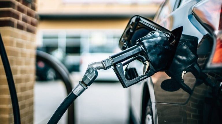 Florida average gas prices continue falling to lowest price since February
