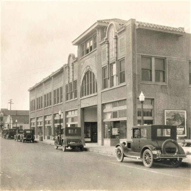 Sunrise Theatre in mid-1920s.