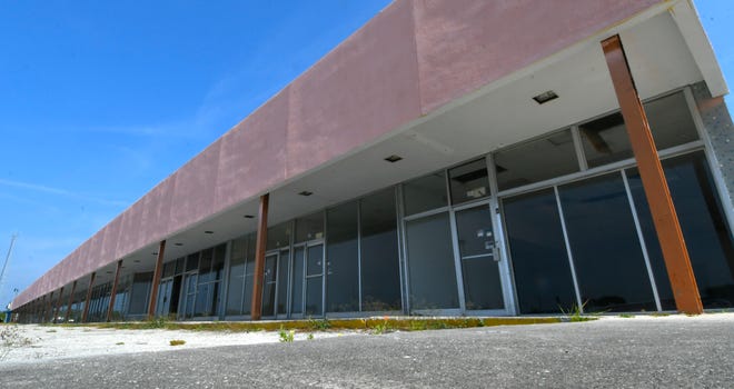 The former Rockledge Mall on U.S. 1 will become a 300-plus apartment or townhouse project.