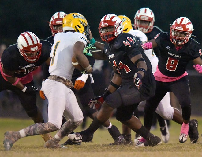 Westside's Jordan Hall (44) targets Ed White's Tavales Thomas (1) during late first quarter action. Ed White traveled to Westside High School for Thursday night football, October 27, 2022.