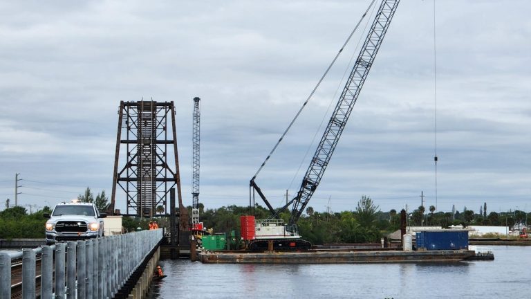 Work on railroad bridge over St. Lucie River Jan. 2023