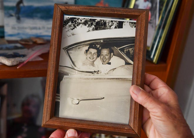 Photograph of Nicki and George Arthur "Art" Campbell on their wedding day in 1962.