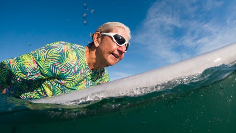 ‘I feel ageless when I’m at the beach.’ 81-year-old finds surfing after husband’s death
