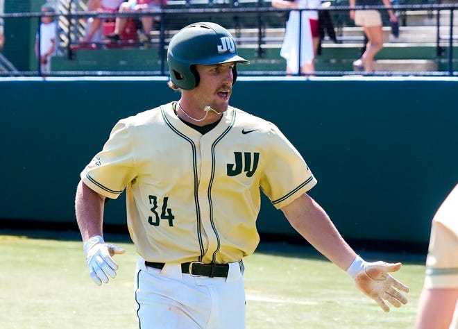 Jacksonville University graduate senior third baseman Kris Armstrong was named the NCAA Division I and Collegiate Baseball national player of the week after hitting six home runs in a weekend set against Central Arkansas.