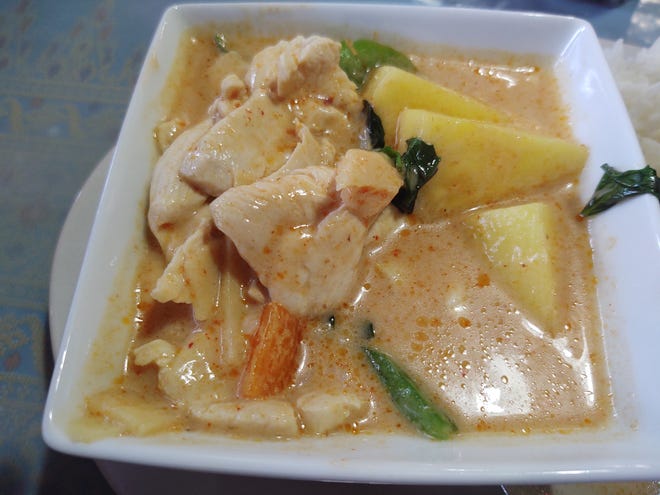 Delicate flavors of coconut milk with red curry paste made from several red chilies made a nice chicken red curry.