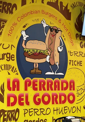 At La Perrada Del Gordo, everyone is friendly. Even the hot dogs and burgers wave hello.