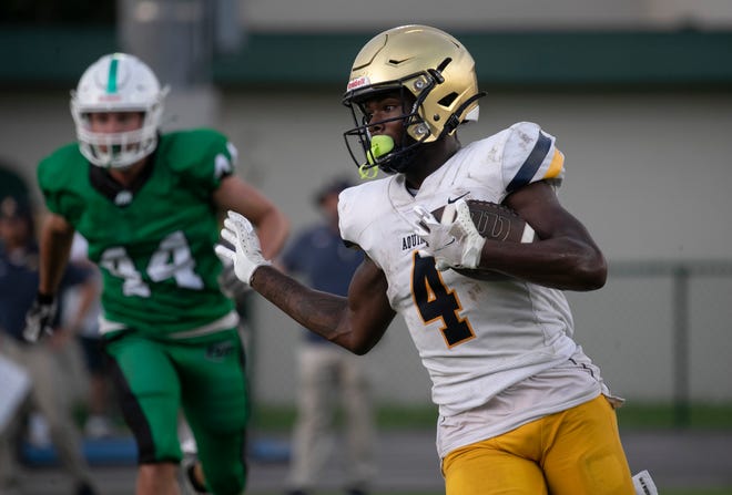 Fort Myers hosts St. Thomas Aquinas in high school football on Friday, Sept. 2, 2022, in Fort Myers. The two teams also played each other 30 years ago in 1992.