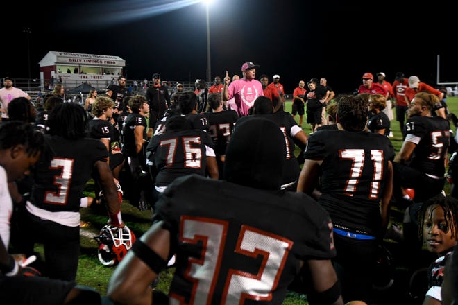 Vero Beach hosts Treasure Coast on Friday, Oct. 28, 2022, in Vero Beach. Vero Beach won 10-7.