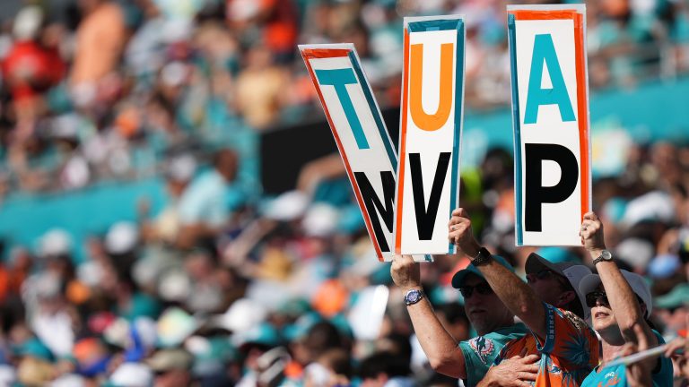 5 Instant Takeaways: Dolphins smash Texans for fifth straight win