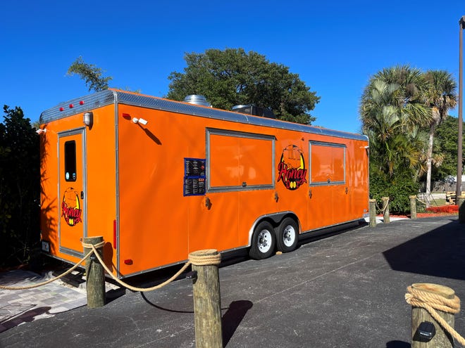 Honey Doo'z food truck in downtown Jensen Beach