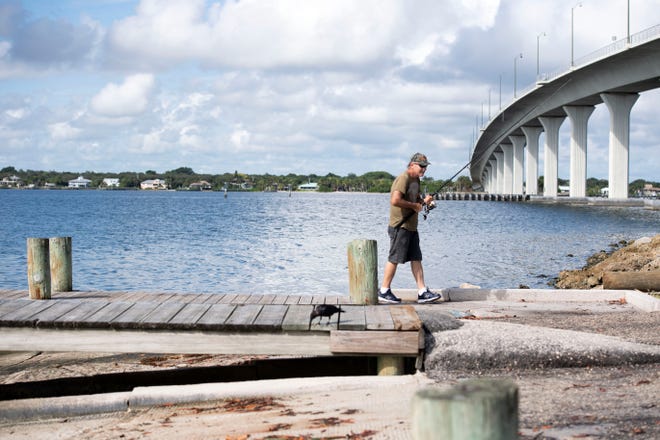 The Stuart Causeway Boat Ramp typically is used by fishing guides, recreational boaters and fishermen.