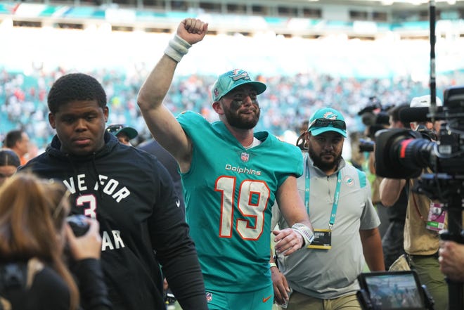 Miami Dolphins quarterback Skylar Thompson (19) celebrates an 11-6 victory over the New York Jets at Hard Rock Stadium in Miami Gardens, Jan. 8, 2023.