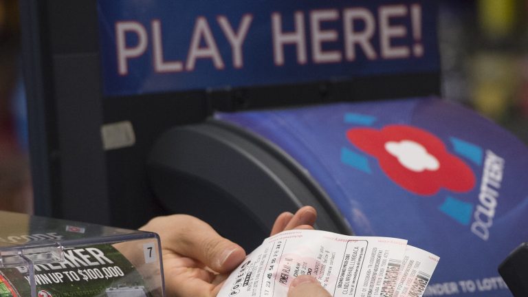 Winning ticket for $747 million Powerball jackpot sold in Washington