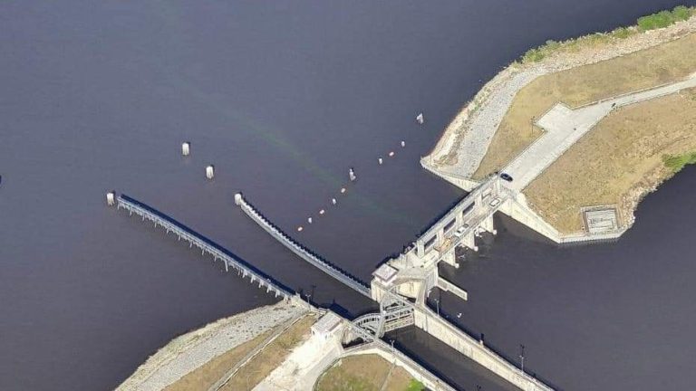 Lake Okeechobee discharges resume; Army Corps says algae controlled