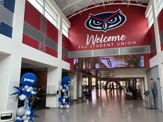 Florida Atlantic students walk the halls of the student union building on Monday, March 20.