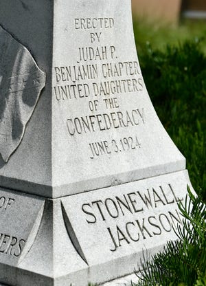 A confederate monument in Bradenton before it was removed in 2017.